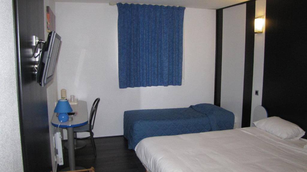 Comfort Hotel Poissy Technoparc Habitación foto