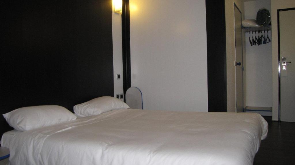 Comfort Hotel Poissy Technoparc Habitación foto