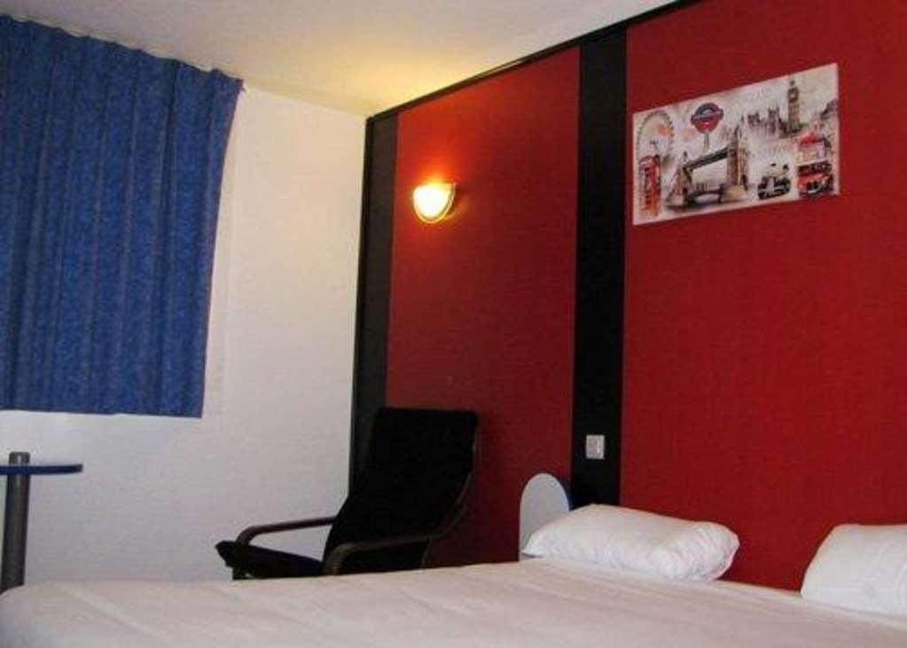 Comfort Hotel Poissy Technoparc Habitación foto